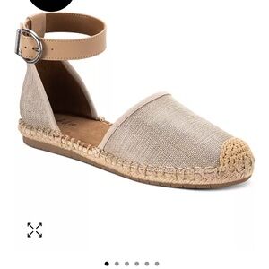 Style & Co Paminaa closed toe sandals. Size 10 New no box. Color Shine Canvas.